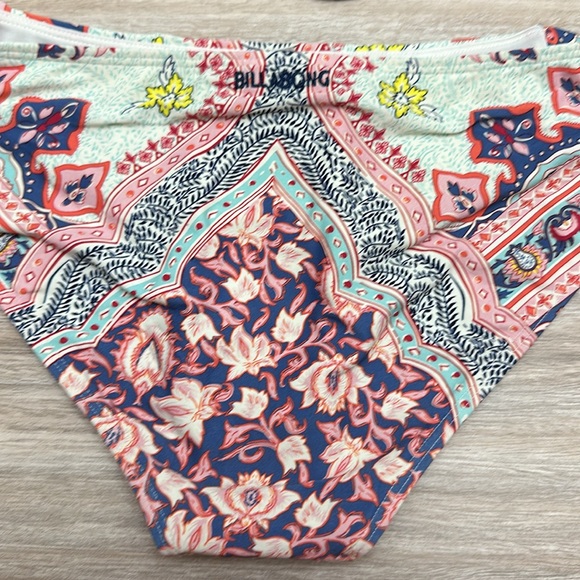 Billabong bikini set size small/medium - Picture 8 of 8